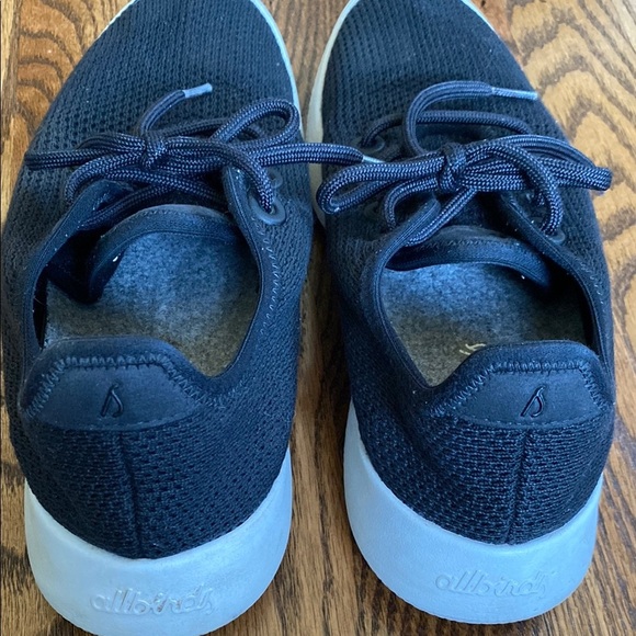 Women black with white sole Allbird Tree Runner sneakers, size 8 excellent cond - Picture 11 of 11